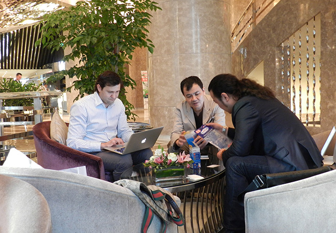 6新聞-17李華清設(shè)計總裁與新加坡負責(zé)人會見俄羅斯羅塞爾公司_10